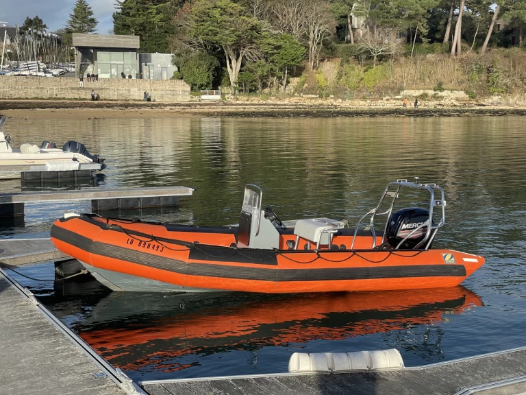 Zodiac Zodiac 600 SRMN między profesjonalistami a osobami prywatnymi w Baden