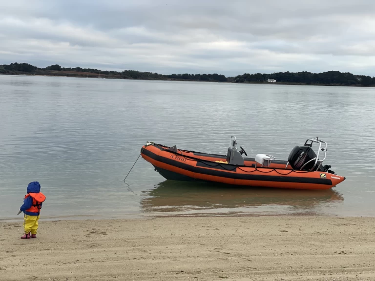 Wynajem łodzi Baden tanio Zodiac 600 SRMN