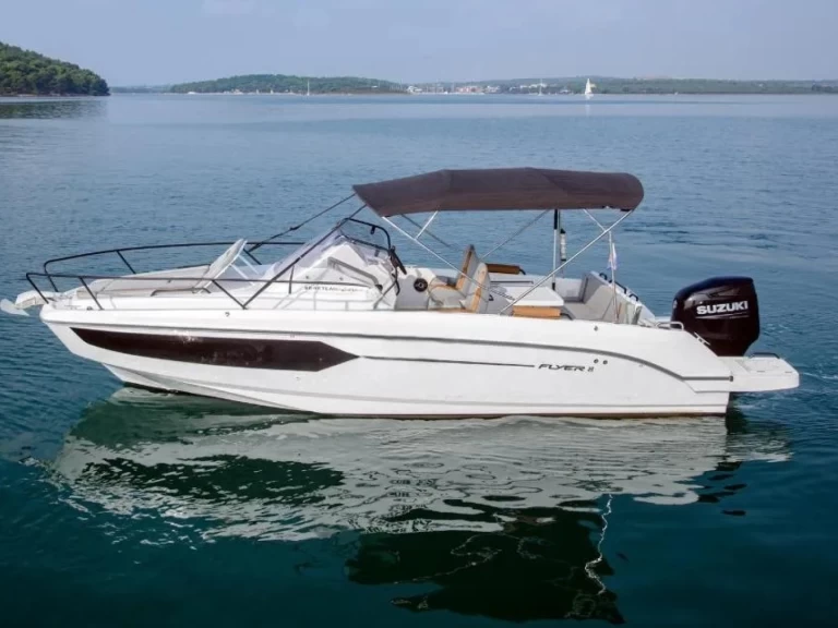 Wynajem Motorówka Bénéteau z patentem 