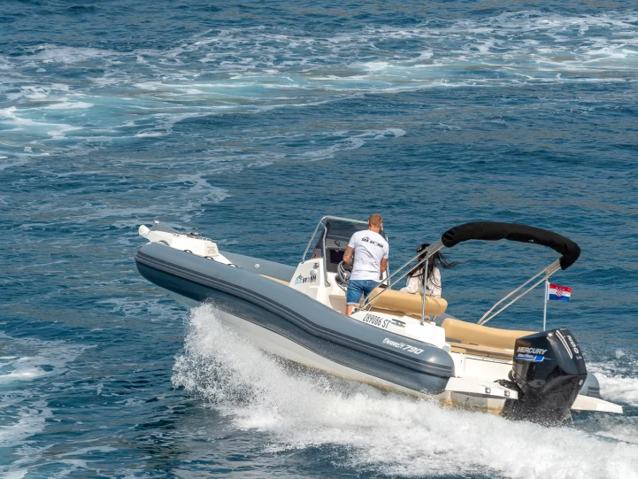 Wynajem w Trogir- Marlin Boat 790 Pro Dynamic na SamBoat