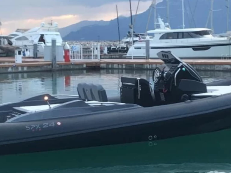 Spx Spx 24 między profesjonalistami a osobami prywatnymi w Giardini-Naxos