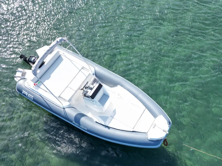 Wynajem Łódż półsztywna w Panarea - Renier Renier R6