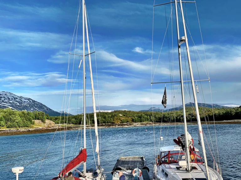 Żaglowiec do wynajmu w Eidkjosen w najlepszej cenie