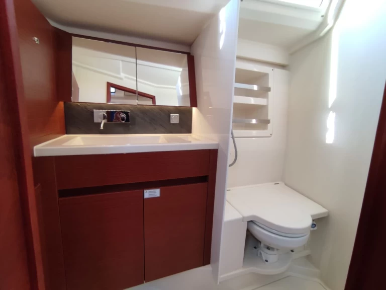 Wynajmij Żaglowiec z lub bez skippera Hanse w Lavrio