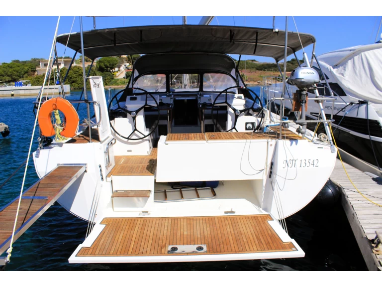 Wynajmij Bavaria Bavaria C45 w Lavrio