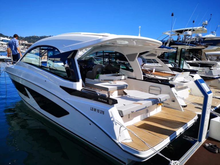 Wynajem łodzi Bénéteau Gran Turismo 32 w Pula na SamBoat 