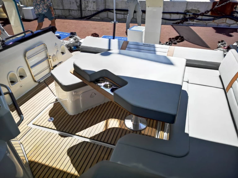 Wynajmij Motorówka z lub bez skippera Bénéteau w Pula