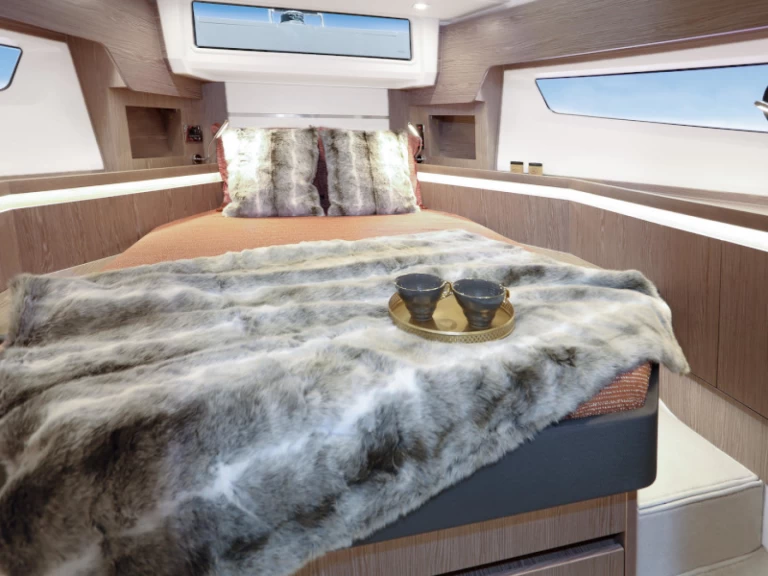 Wynajmij Sealine Sealine F430 w Pula