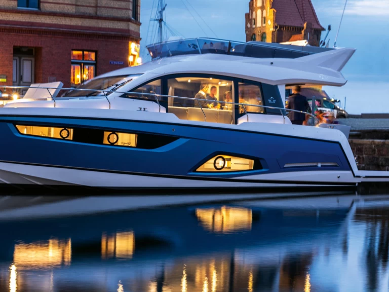 Wynajem Motorówka w Pula - Sealine Sealine F430