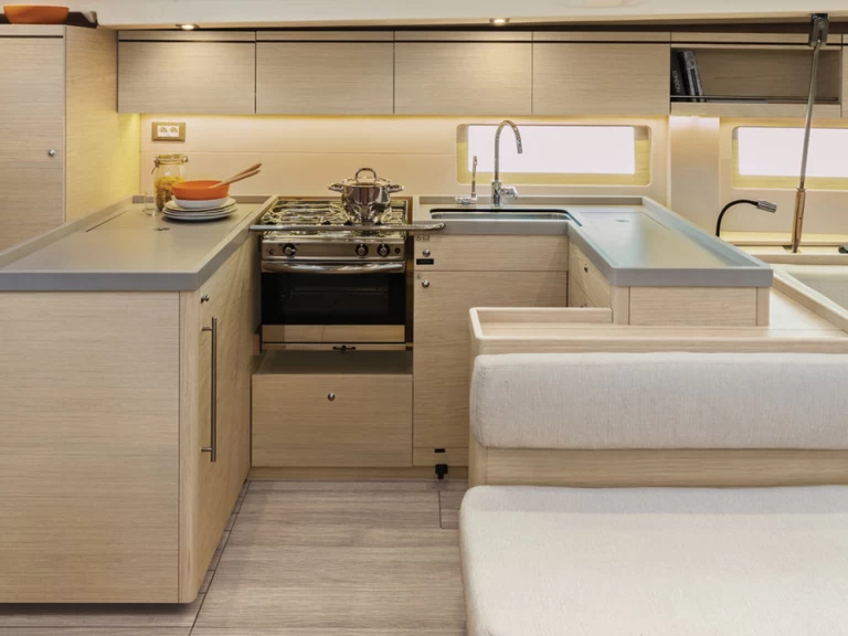 Wynajem w Marina (City)- Bénéteau Oceanis 51.1 na SamBoat