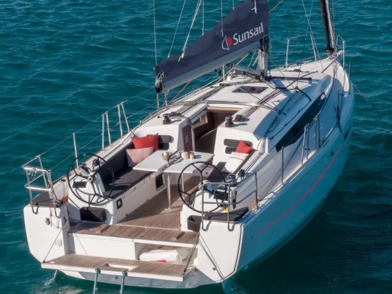 Wynajem łodzi Lefkáda tanio Sun Odyssey 389