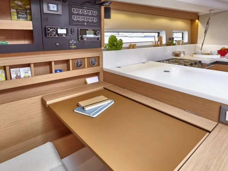 Wynajem łodzi Procida tanio Sun Odyssey 440