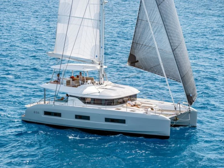 Wynajmij Katamaran z lub bez skippera Lagoon w Lavrio