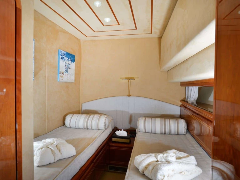 Wynajmij Ferretti Ferretti 80 w Gouvia