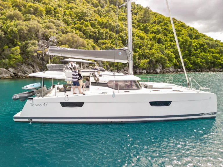 Wynajem Katamaran Fountaine Pajot z patentem 