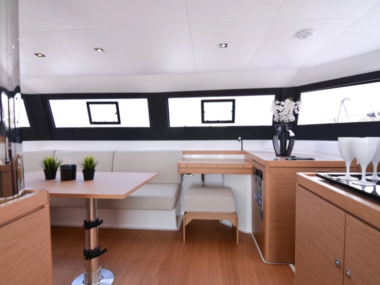 Wynajmij Katamaran z lub bez skippera Dufour w Capo d'Orlando