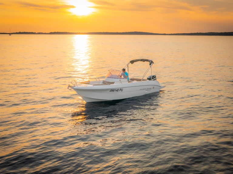 Wynajmij Motorówka z lub bez skippera Atlantic w Fažana