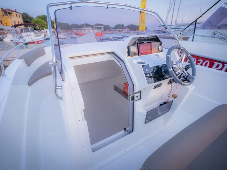 Wynajem Motorówka Atlantic z patentem 