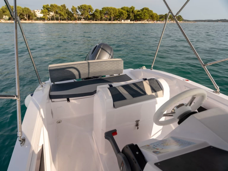 Wynajem Motorówka  z patentem 