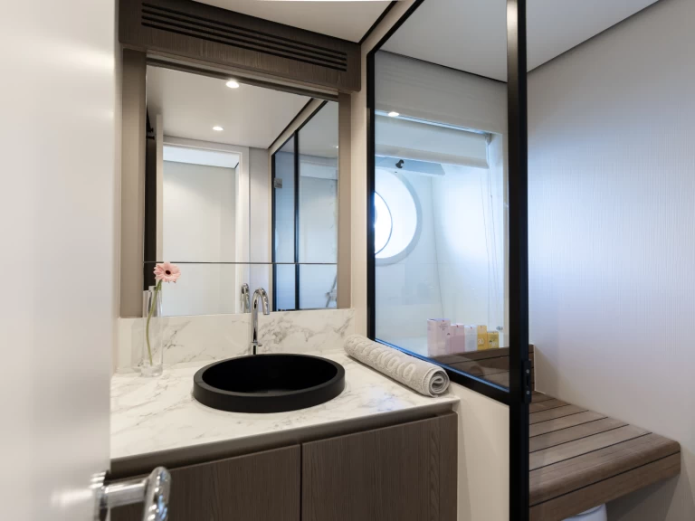 Wynajem Motorówka Azimut z patentem 