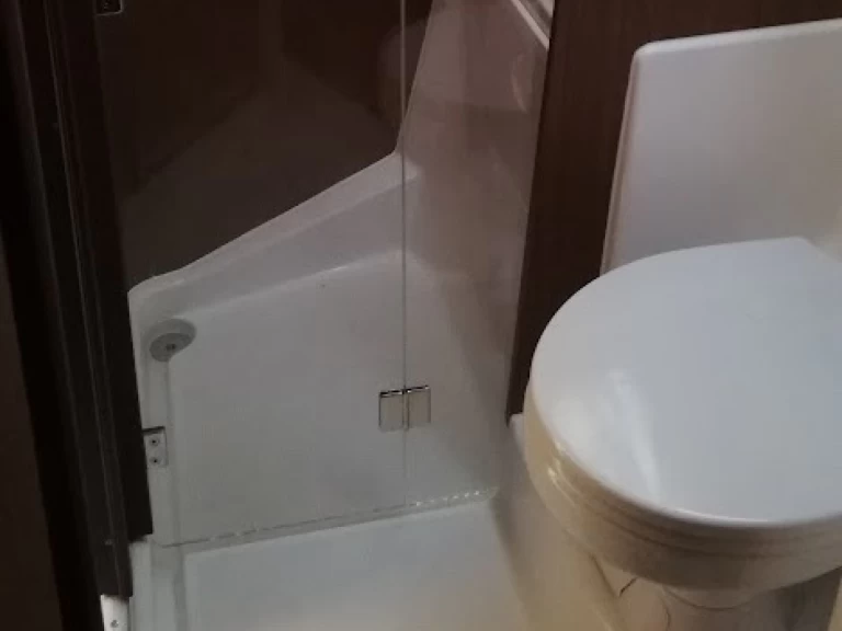 Wynajem Żaglowiec Bénéteau z patentem 