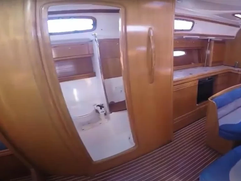 Wynajem Żaglowiec Bavaria z patentem 