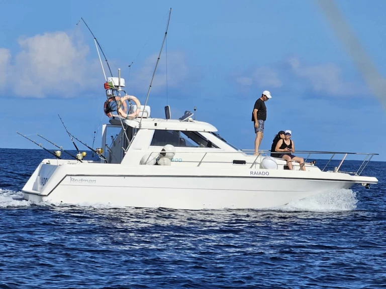 Rodman Rodman 900 Fly między profesjonalistami a osobami prywatnymi w Ponta Delgada (São Pedro)