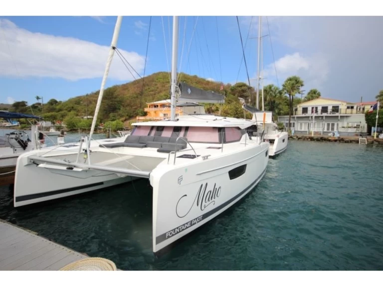 Wynajmij Fountaine Pajot Astrea 42 w Road Town
