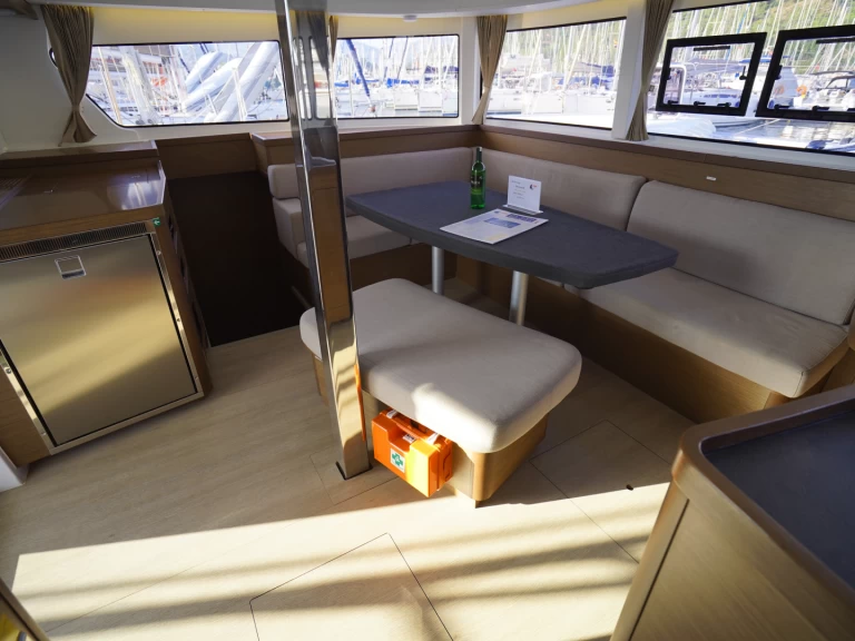 Wynajmij Katamaran z lub bez skippera Lagoon w Marmaris