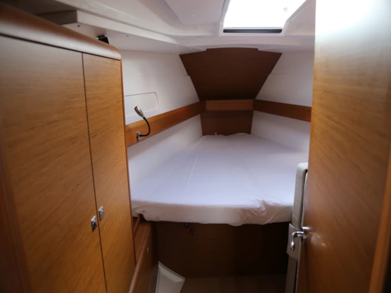 Wynajem w Kastel Gomilica- Jeanneau Sun Odyssey 419 na SamBoat