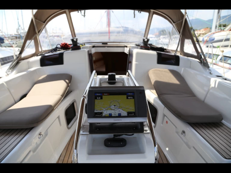 Wynajem łodzi Kastel Gomilica tanio Sun Odyssey 419