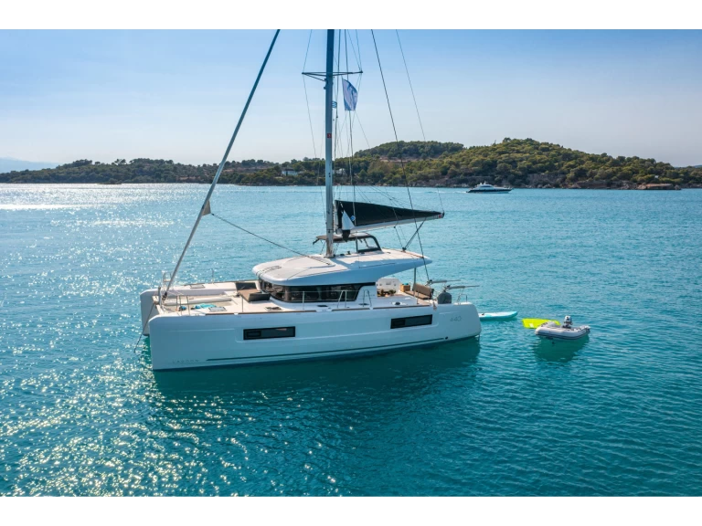 Lagoon Lagoon 40 między profesjonalistami a osobami prywatnymi w Pórto Chéli