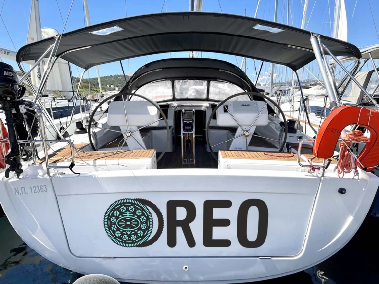 Hanse Hanse 458 między profesjonalistami a osobami prywatnymi w Lavrio