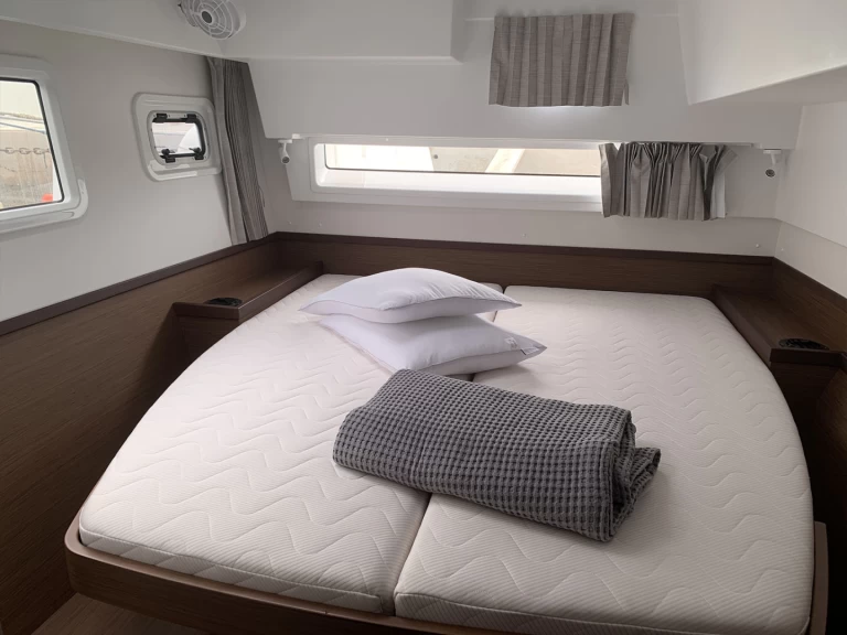 Wynajem łodzi Lagoon Lagoon 42 w Lavrio na SamBoat 