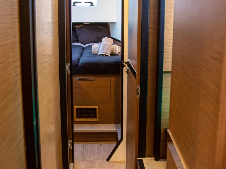 Wynajem Katamaran Lagoon z patentem 