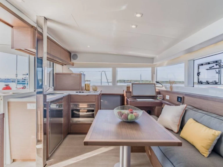 Wynajem łodzi Lefkáda tanio Lagoon 40