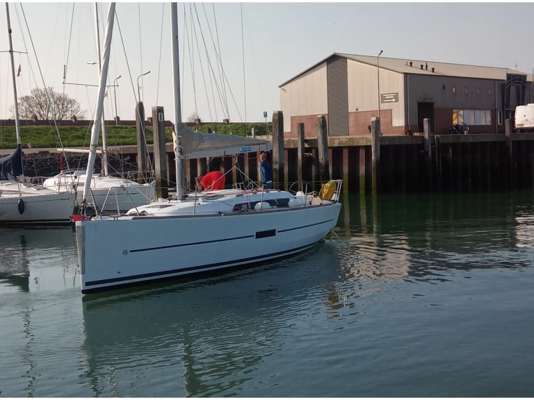 Wynajmij Dufour Dufour 310 Grand Large w Yerseke