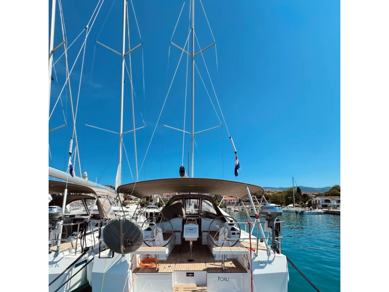 Wynajmij Bavaria Bavaria C38 w Novi Vinodolski