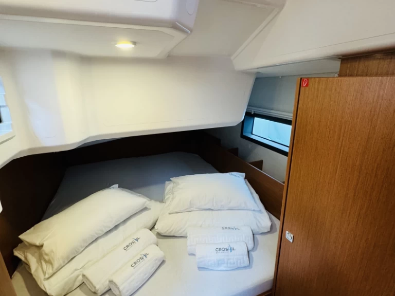 Bavaria Bavaria C38 między profesjonalistami a osobami prywatnymi w Novi Vinodolski