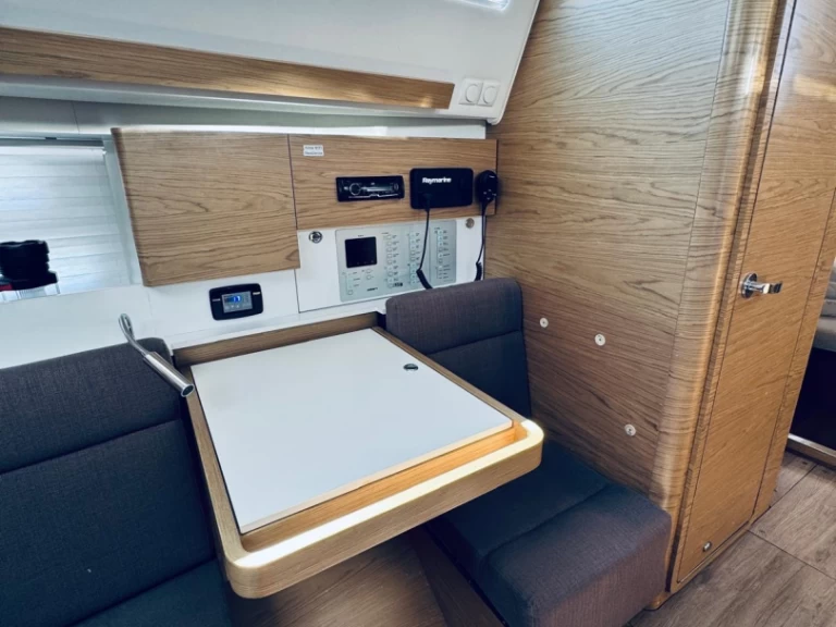 Żaglowiec do wynajmu w Novi Vinodolski w najlepszej cenie