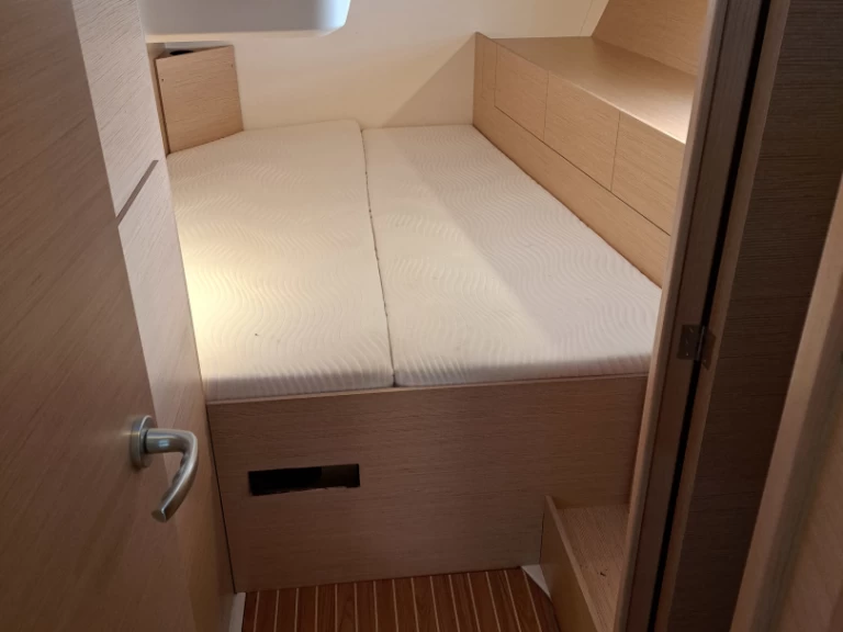 Żaglowiec do wynajmu w Lavrio w najlepszej cenie