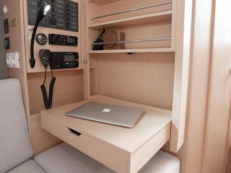 Wynajmij Bénéteau Oceanis 30.1 w Furnari