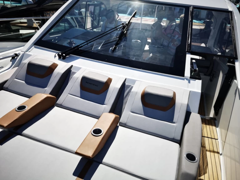 Wynajmij Motorówka z lub bez skippera Bénéteau w Pula