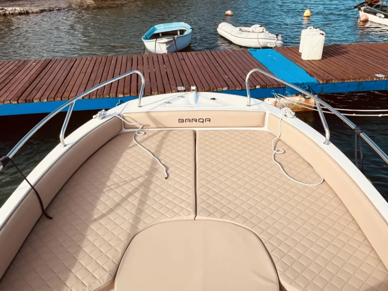 Barqa Barqa Q20 między profesjonalistami a osobami prywatnymi w Rovinj