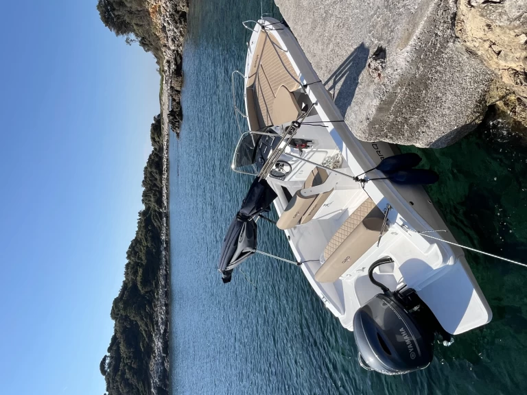Wynajmij Motorówka z lub bez skippera Barqa w Rovinj