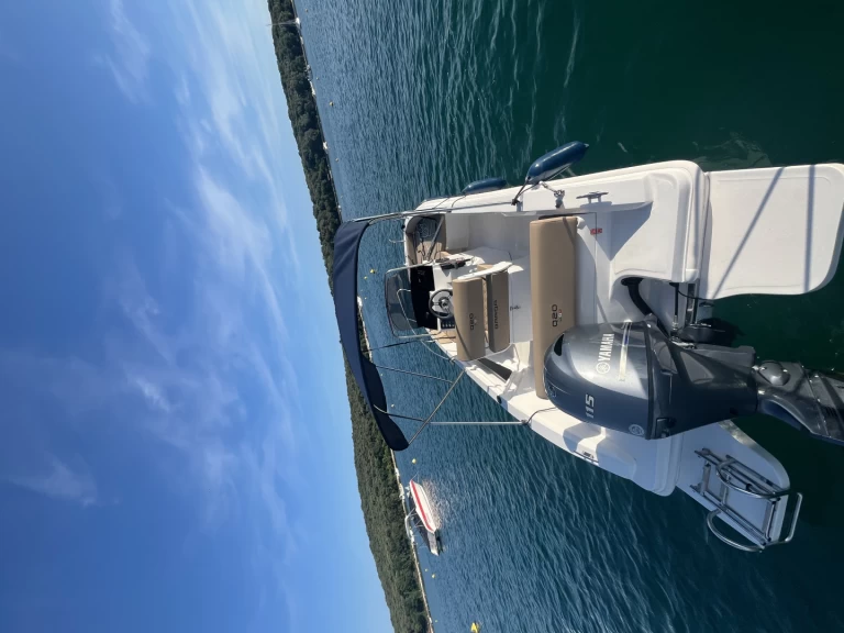 Motorówka do wynajmu w Rovinj w najlepszej cenie