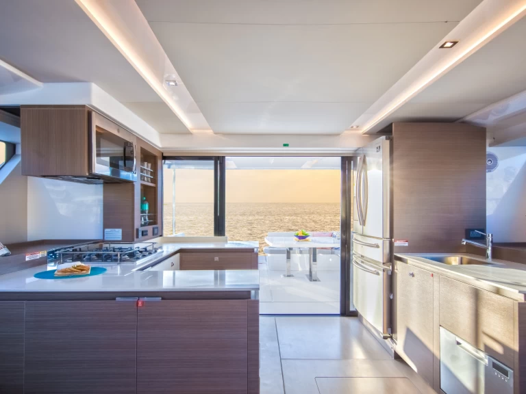 Wynajem Motorówka Leopard z patentem 