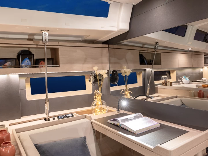 Jeanneau Sun Odyssey 52.2 między profesjonalistami a osobami prywatnymi w Marigot