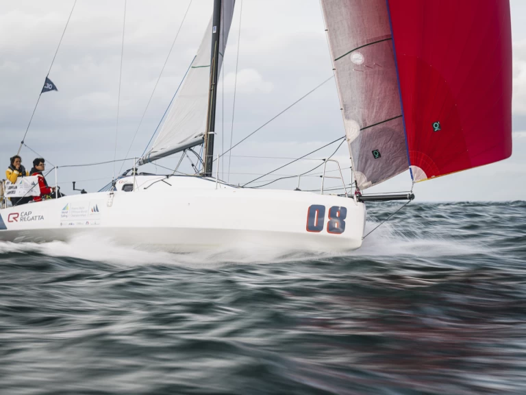 Jeanneau sun fast 30 0D między profesjonalistami a osobami prywatnymi w Marsylia