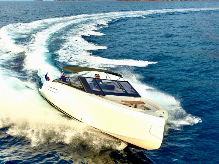 Wynajem Motorówka w Saint-Laurent-du-Var - BB Yatchs BB44 Panarea